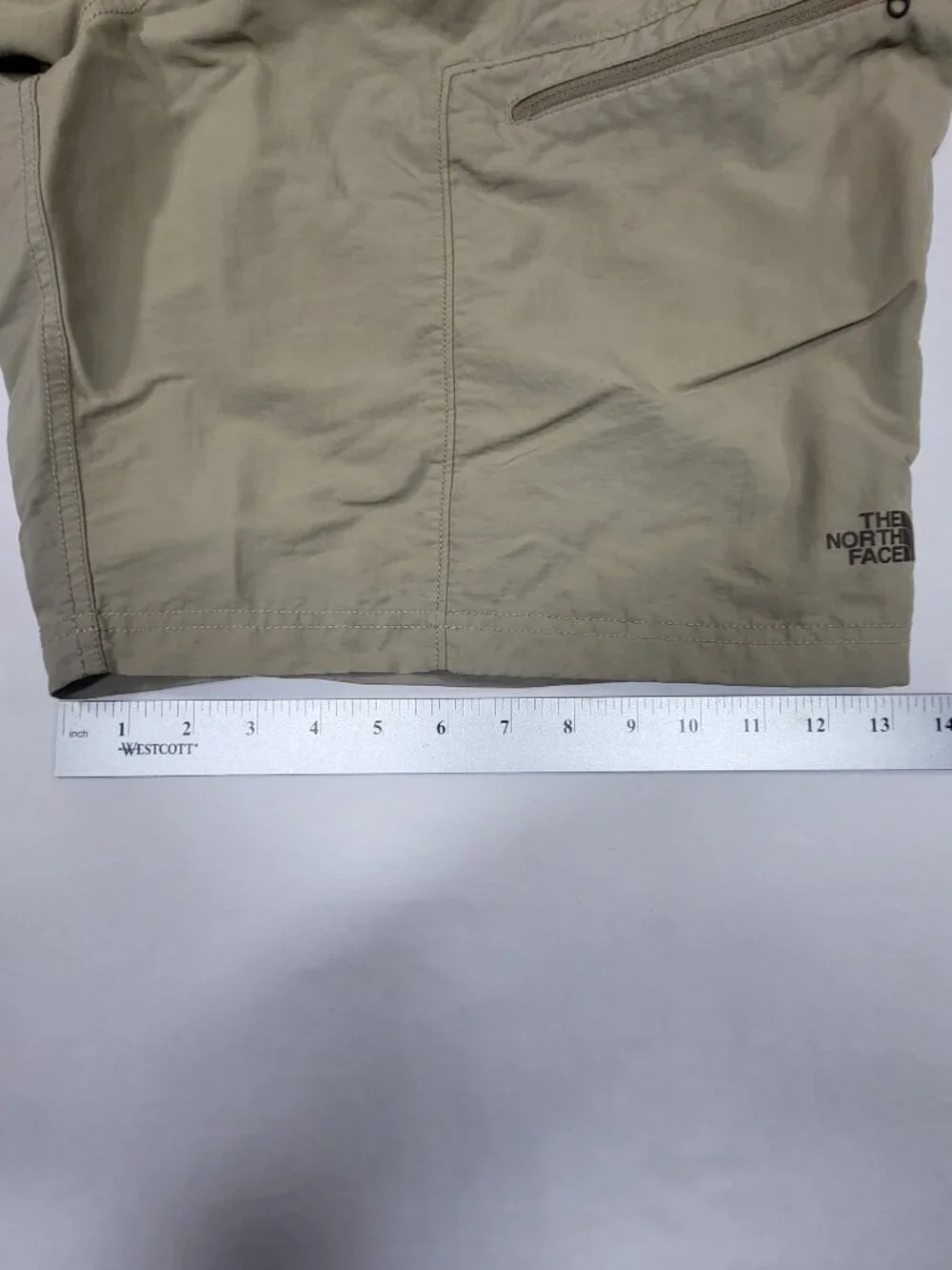The North Face Mens Belted Hiking Cargo Shorts Khaki Tan Size XXL Regular